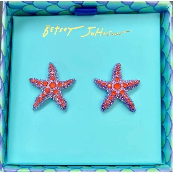 BETSEY JOHNSON Starfish Stud Earrings *NIB* - Picture 1 of 5